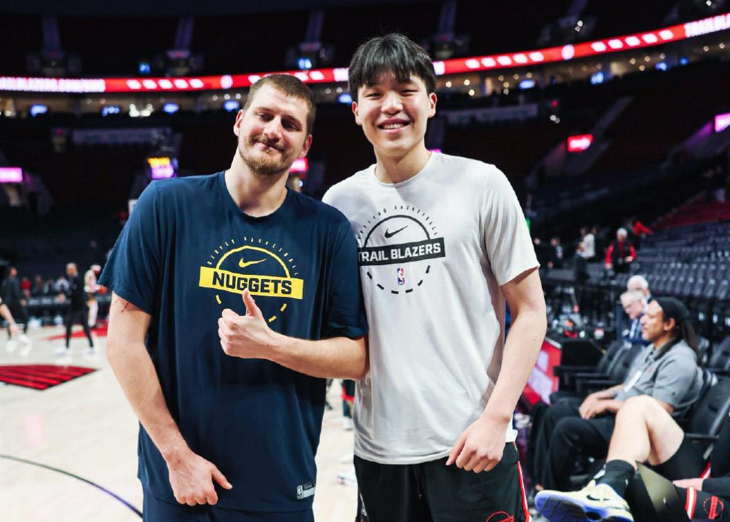 开云体育官网-杨瀚森谈与约基奇交流感受：练了十几分钟的英语全用上了